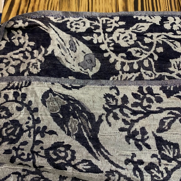 Cajon Infinity Scarf Birds on Branches - Picture 3 of 5